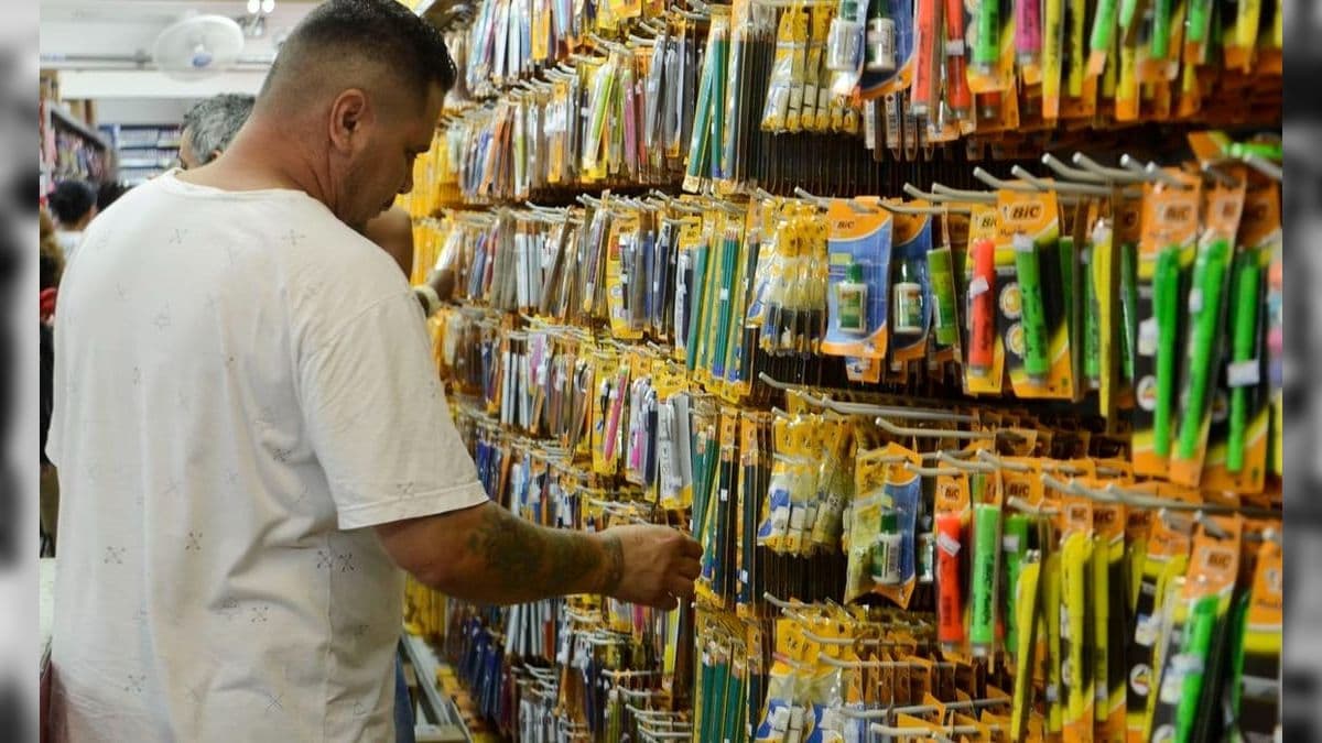 Procon de Taubaté aponta variação de até 1.180% em material escolar