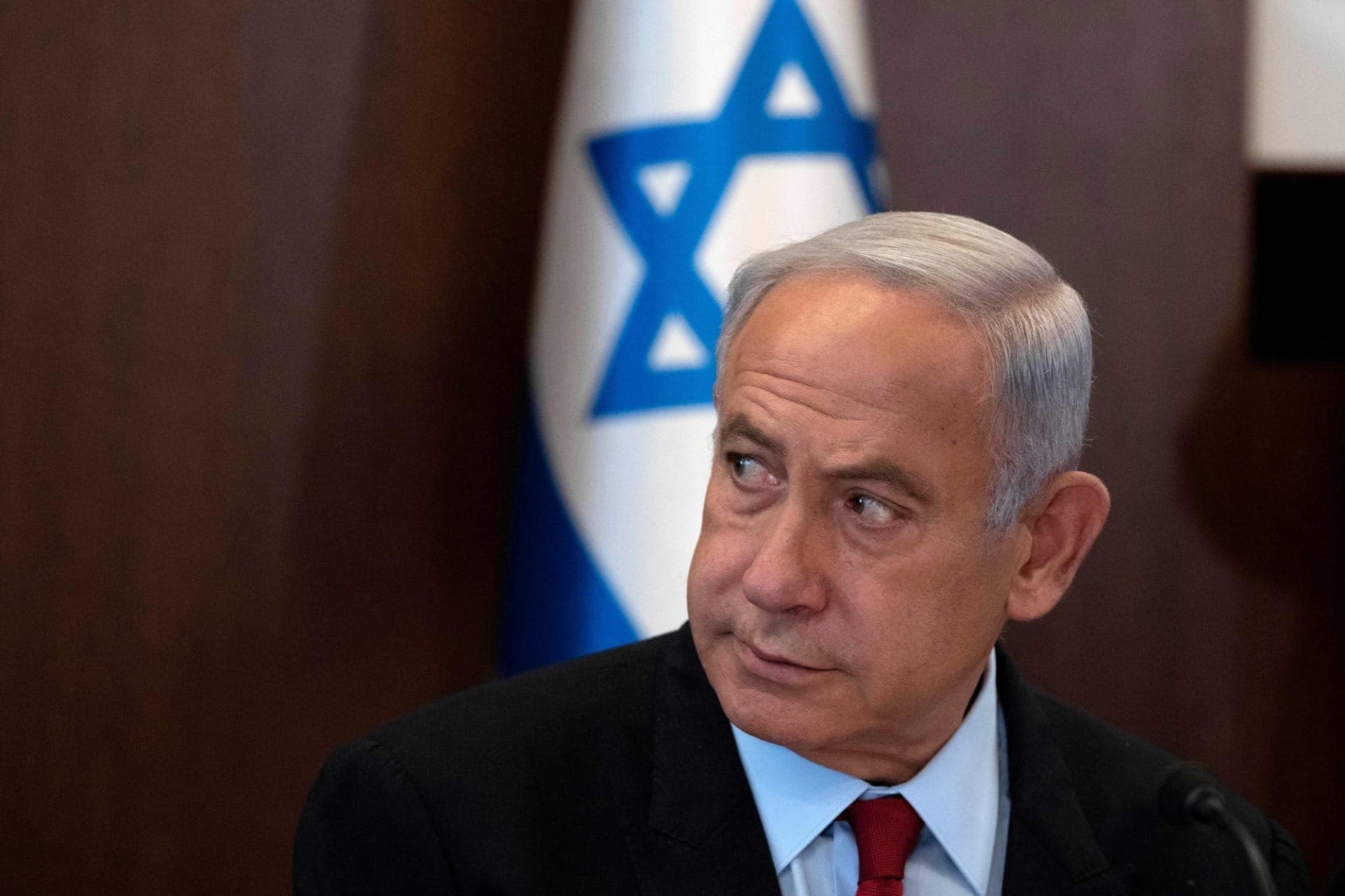  Benjamin Netanyahu pede perdão presidencial por acusações de corrupção. 