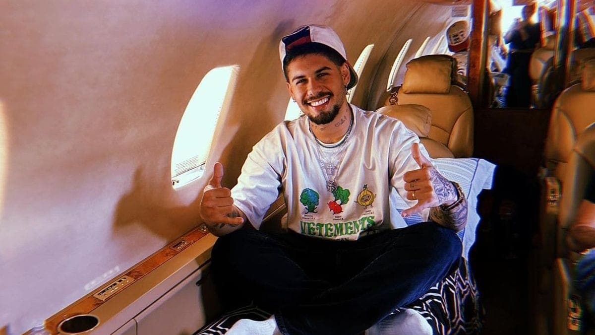 Zé Felipe cancelou viagem com os filhos