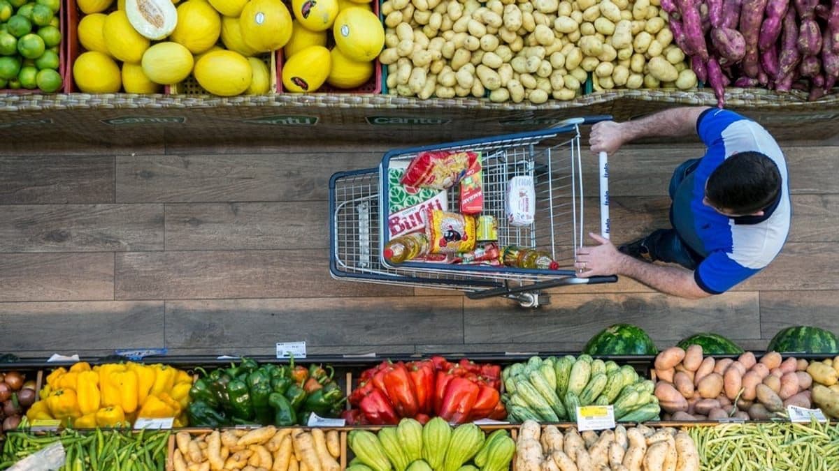 Preço dos alimentos e bebidas ajudaram a conter a inflação nos últimos três meses
