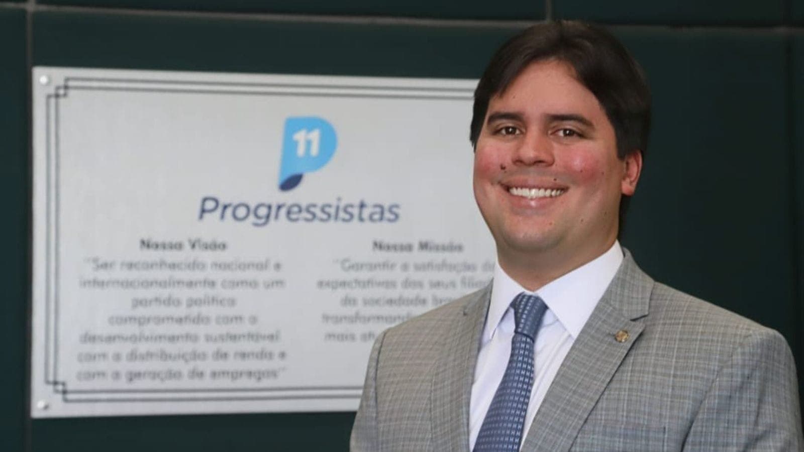 Partidos afastam ministros André Fufuca e Celso Sabino após recusa em deixar governo Lula
