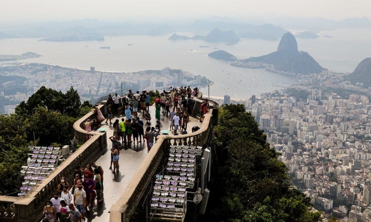 Turismo ganha força e bate recorde em 2025