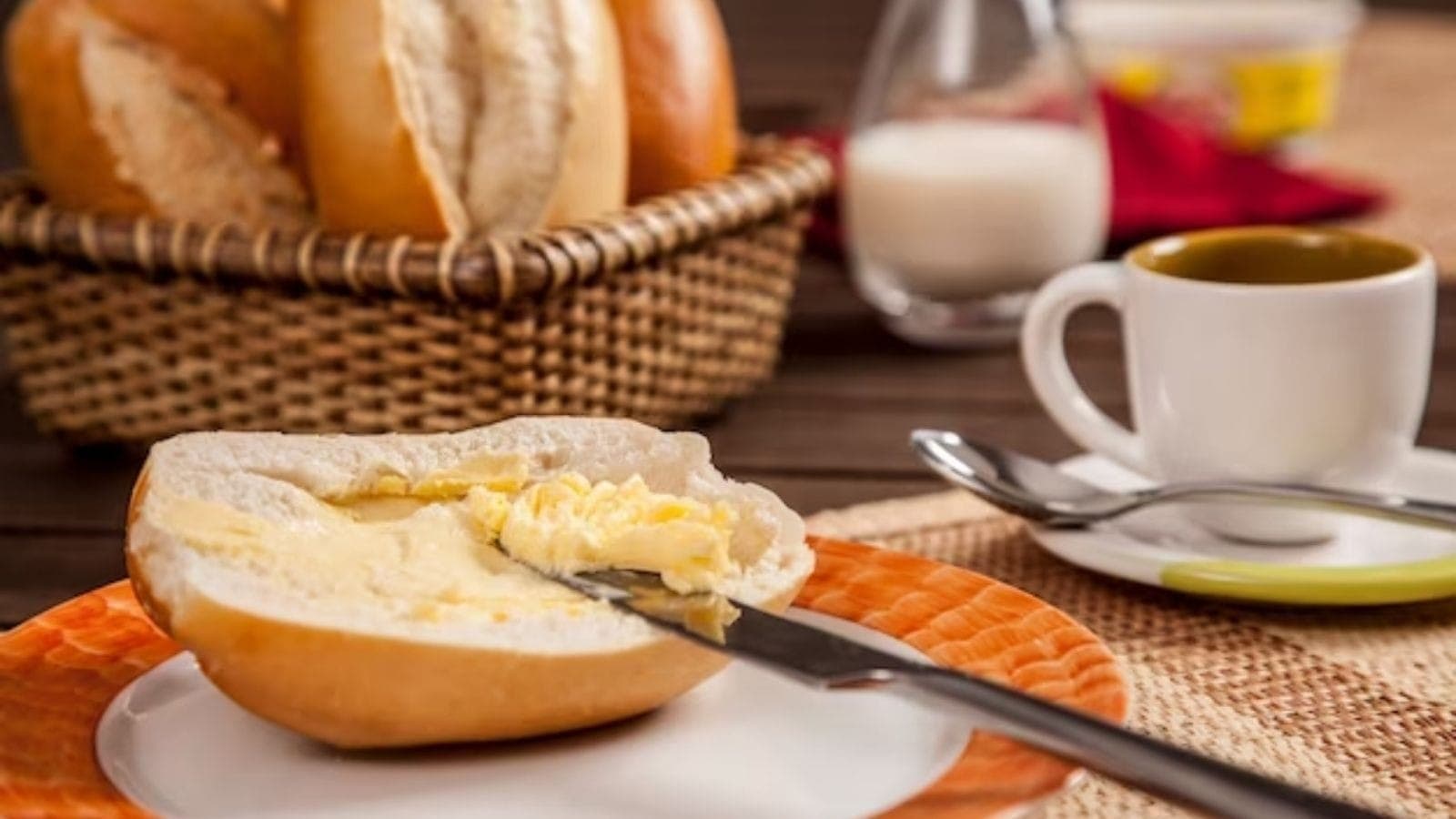 Café da manhã fica mais barato: preço de leite, ovos e frutas caem