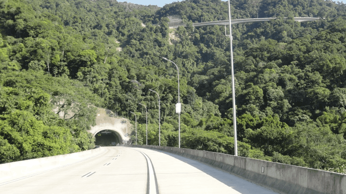 Pista da Serra Antiga da Tamoios é liberada após mais de 30 horas