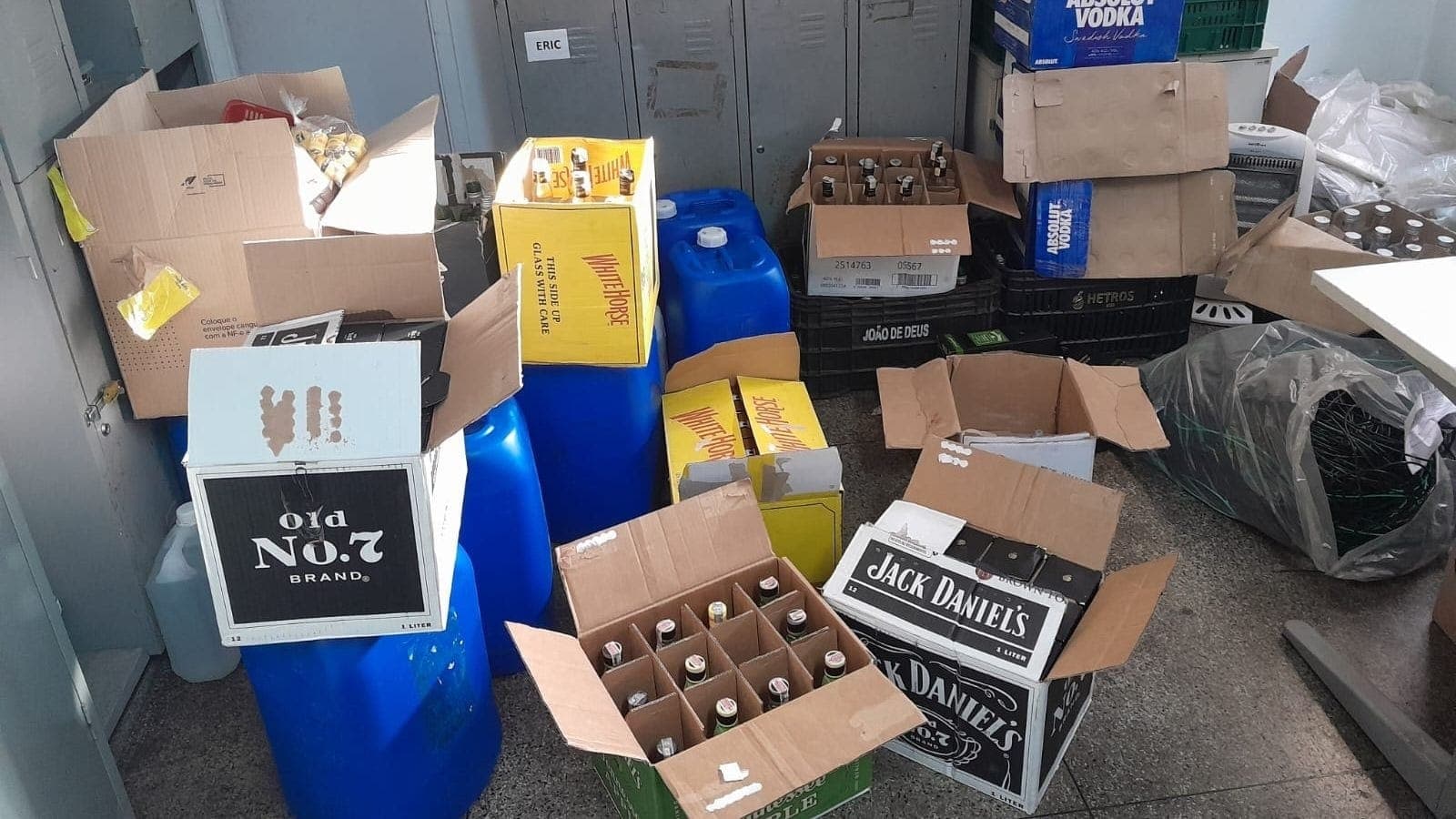 Imagem ilustrativa: Polícia Militar realiza operação contra falsificação de bebidas alcoólicas em Taubaté