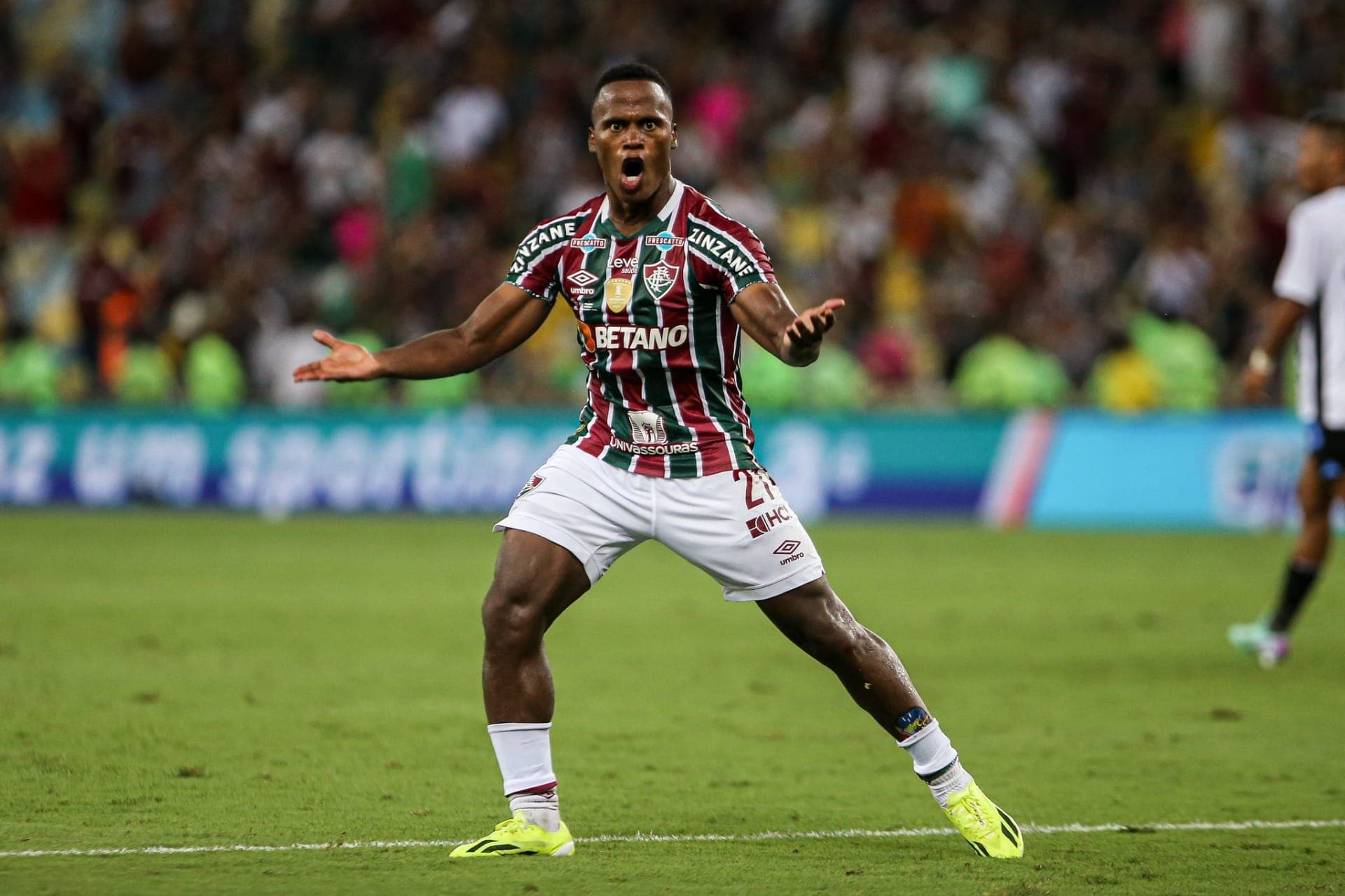 Arias comemora gol do Fluminense contra a LDU