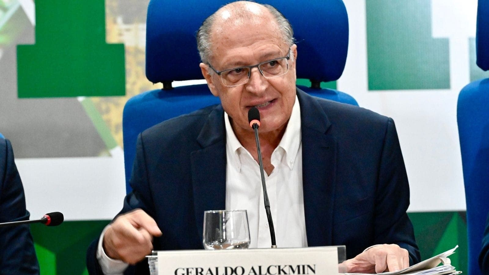 Geraldo Alckmin, vice-presidente, deixa o cargo de ministro em abril