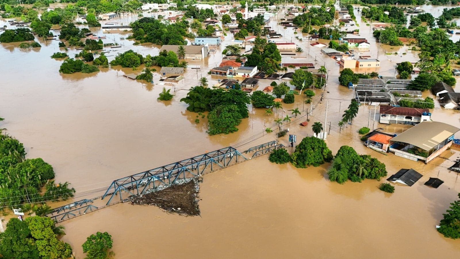 Mais duas cidades entram em emergência no Acre