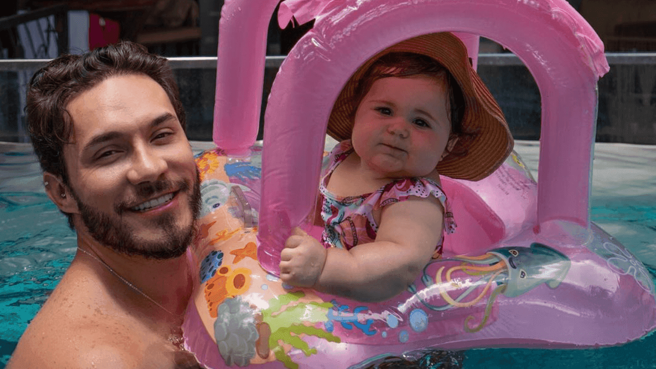 Eliezer e a filha, Lua, de 1 ano