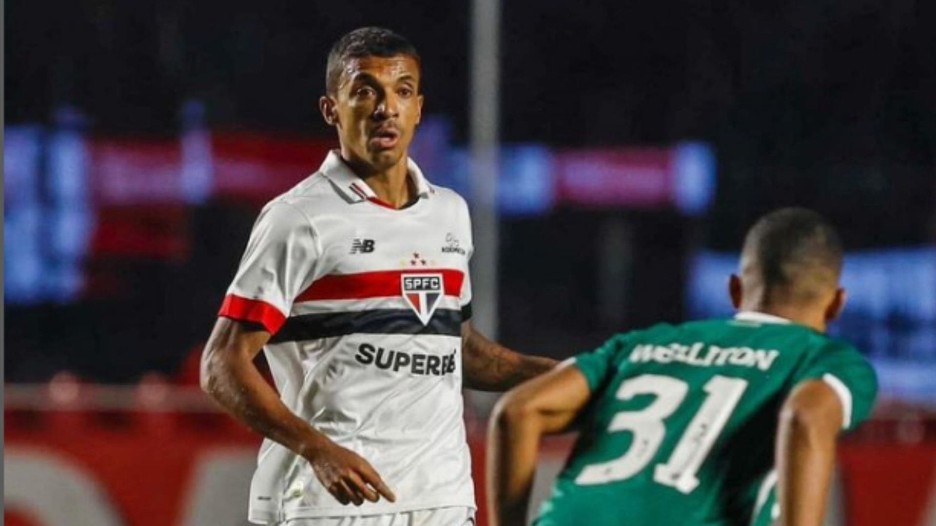 Luiz Gustavo está internado sem previsão de alta