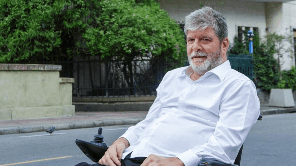 Escritor Marcelo Rubens Paiva foi agredido enquanto desfilava no Carnaval de Rua em SP