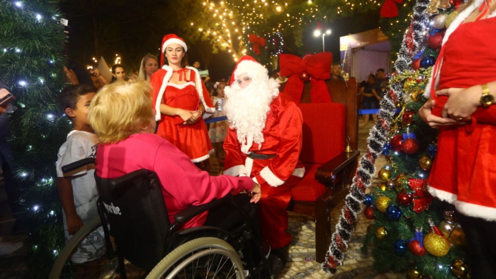 Papai Noel chega com espetáculo inédito ao CenterVale Shopping em São José dos Campos