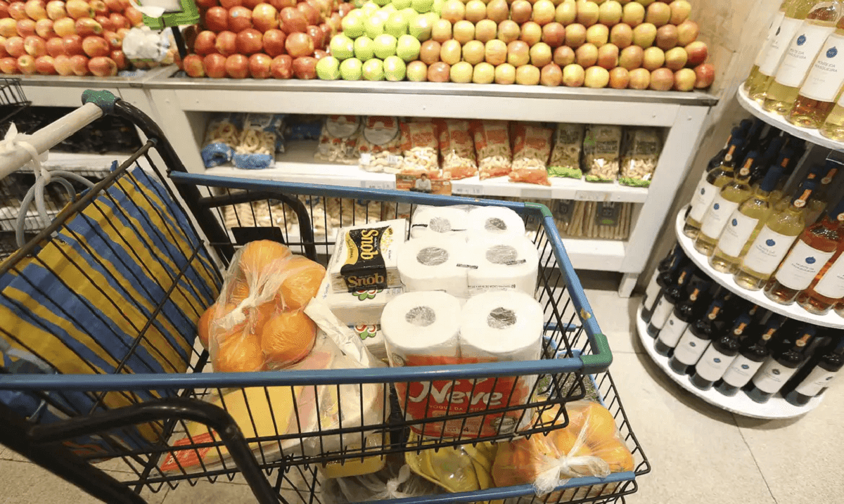 Preço da cesta básica cai em 15 capitais, diz Dieese