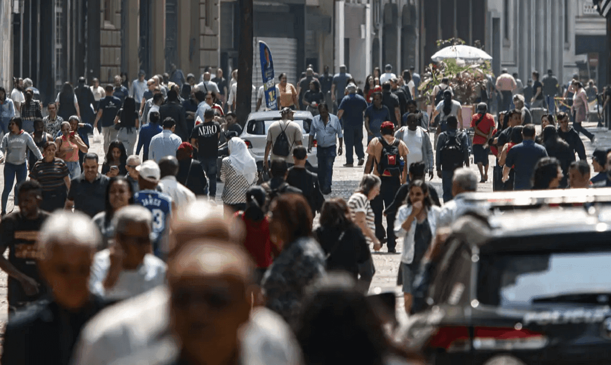 Taxa das blusinhas muda hábitos de compra