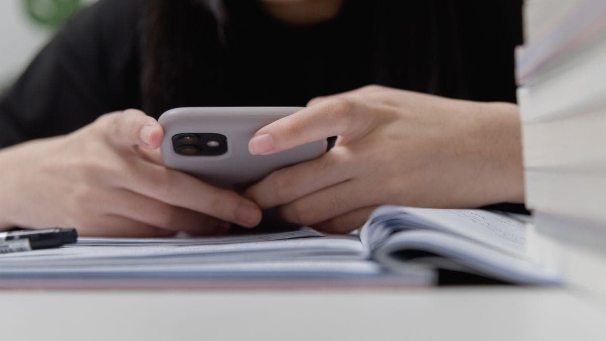 Celular nas escolas