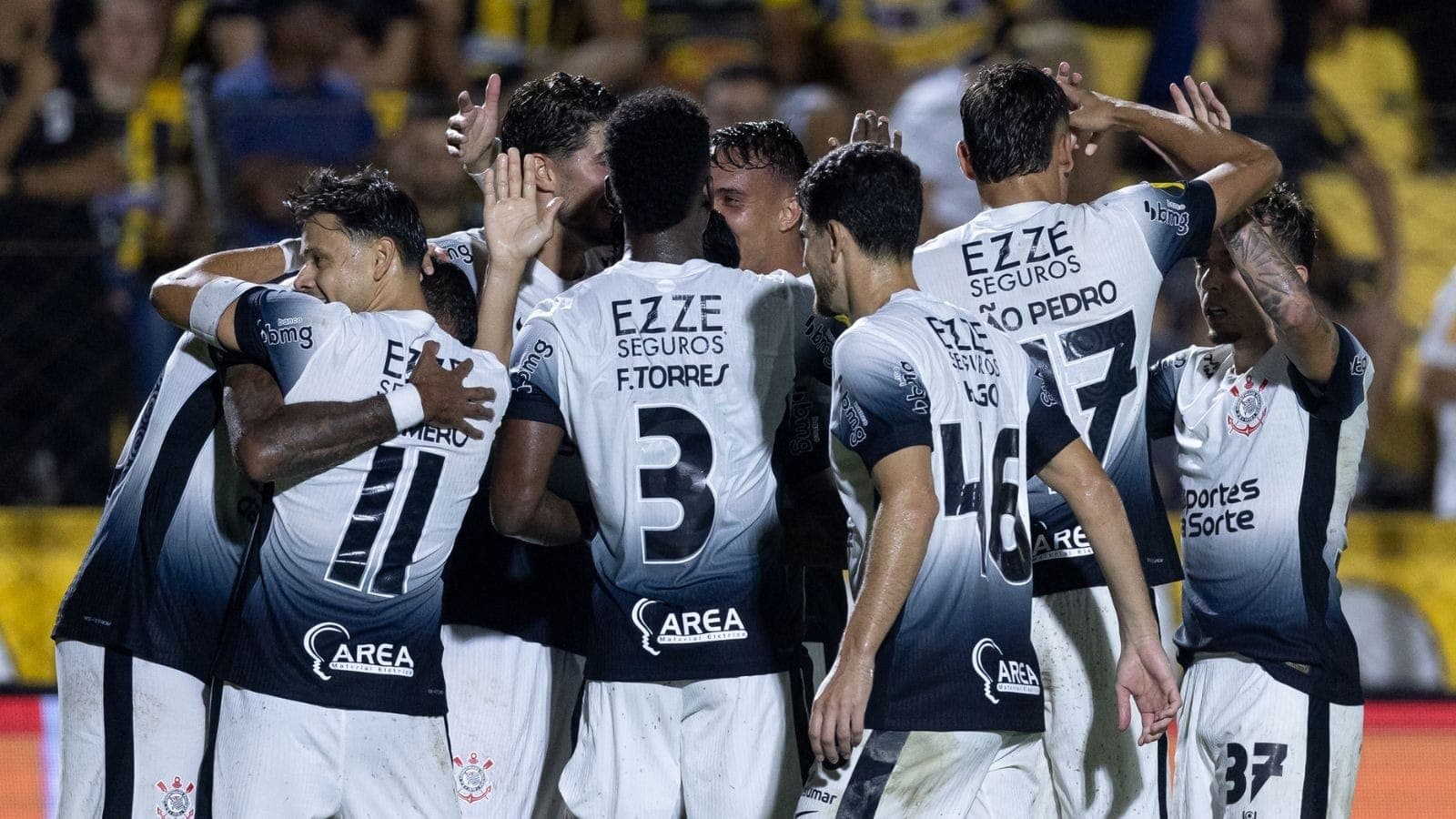 Corinthians vai em busca de fazer história