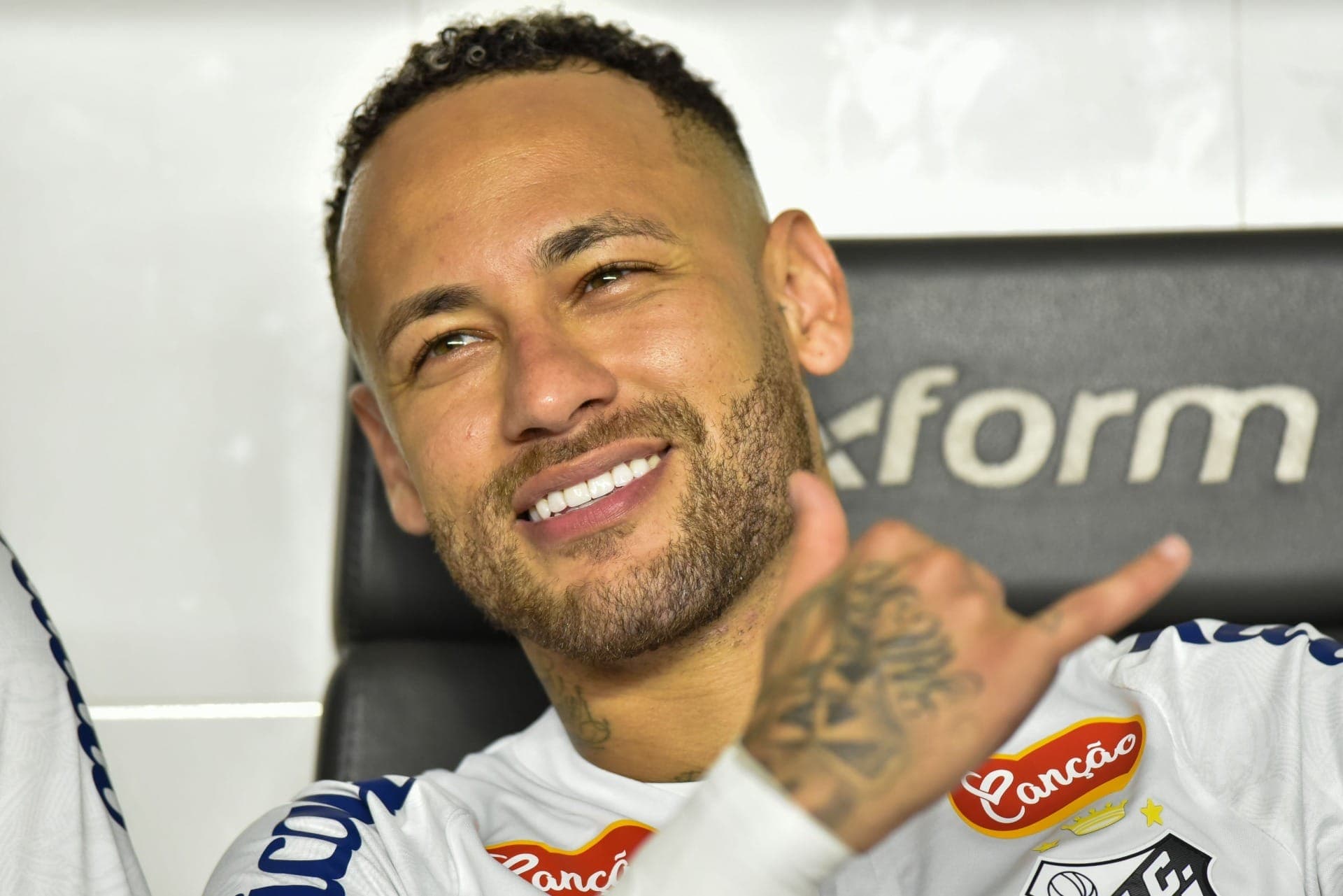 Neymar conversou com Guardiola antes de decidir ir para o Barcelona