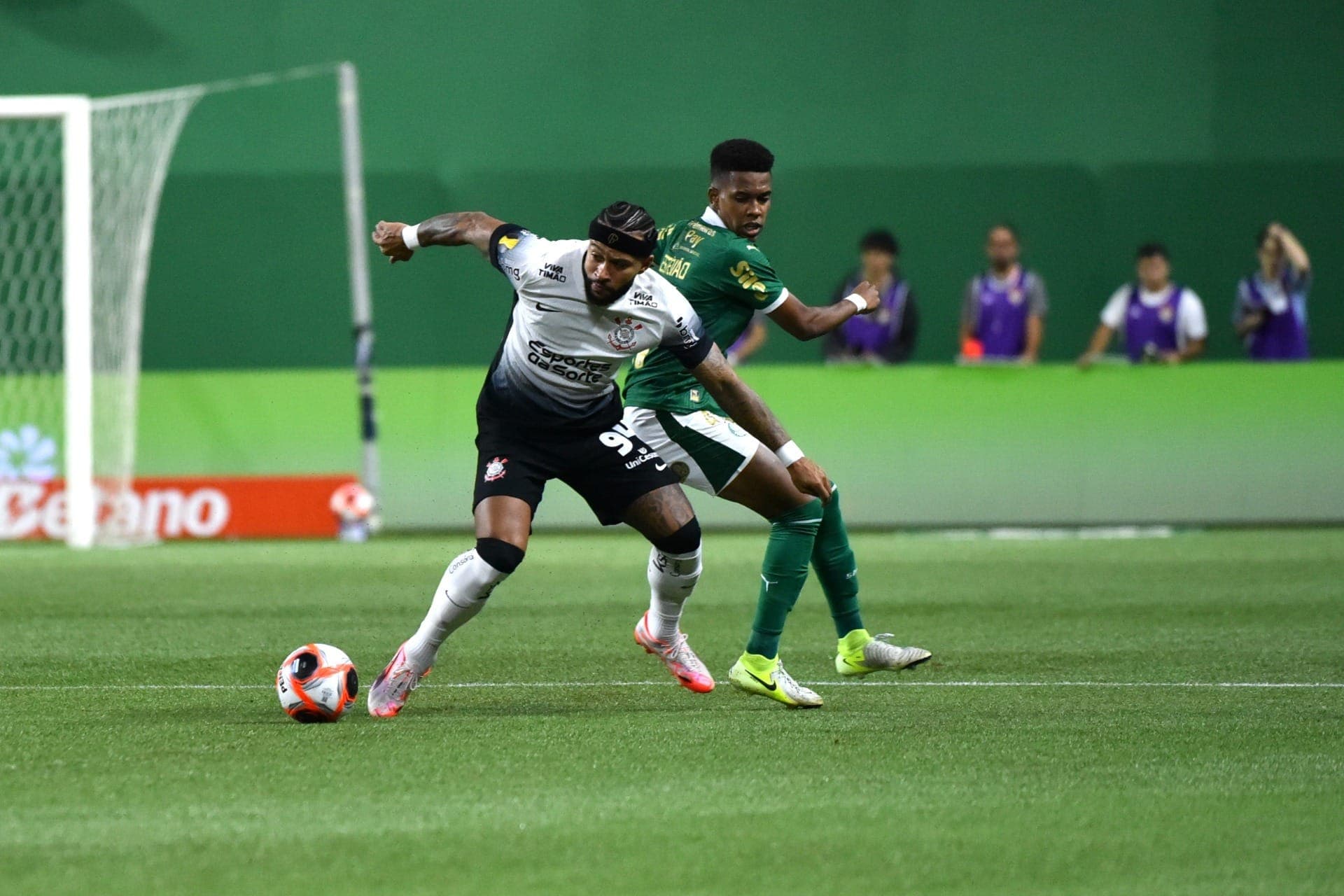 Palmeiras e Corinthians podem ter até 10 desfalques na final do Paulistão