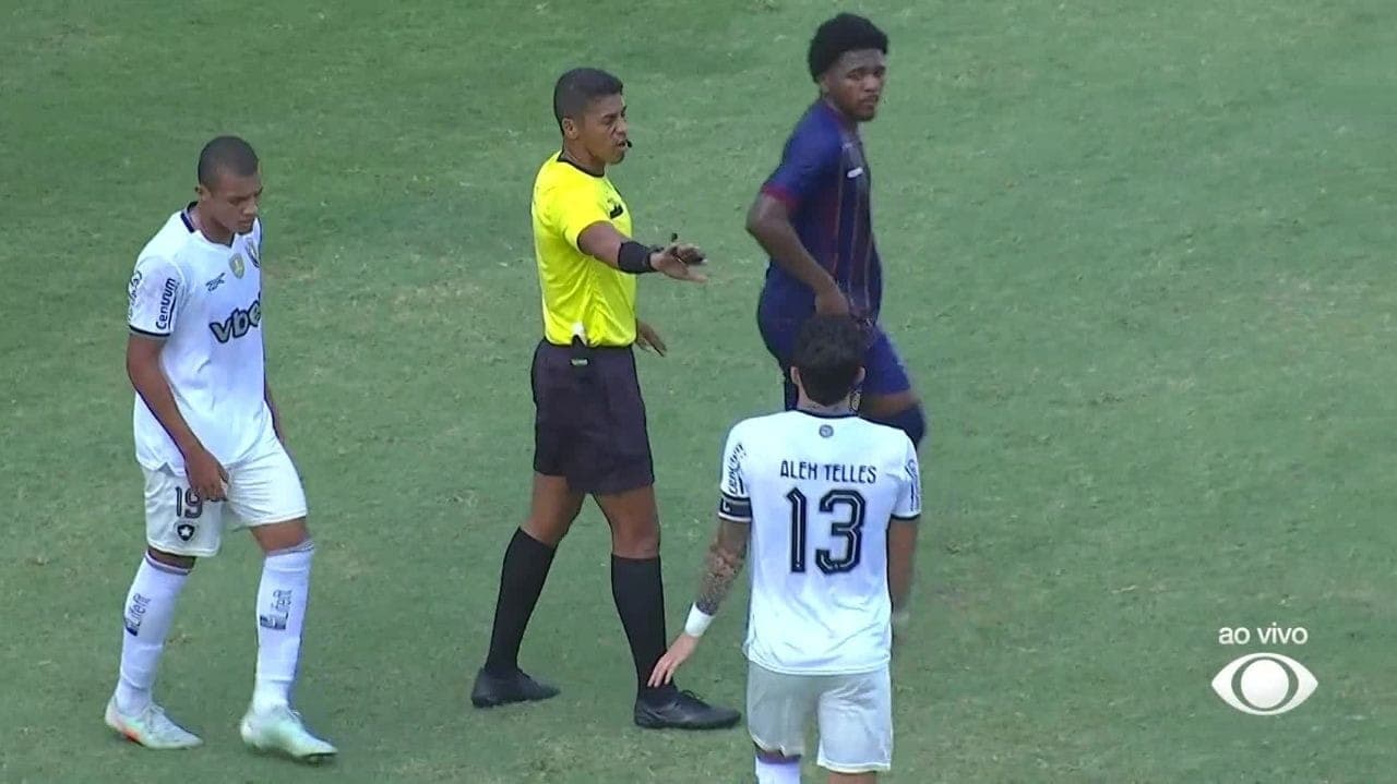 Botafogo vai monitorar arbitragem em tempo real no clássico contra 'pressão e intimidação'