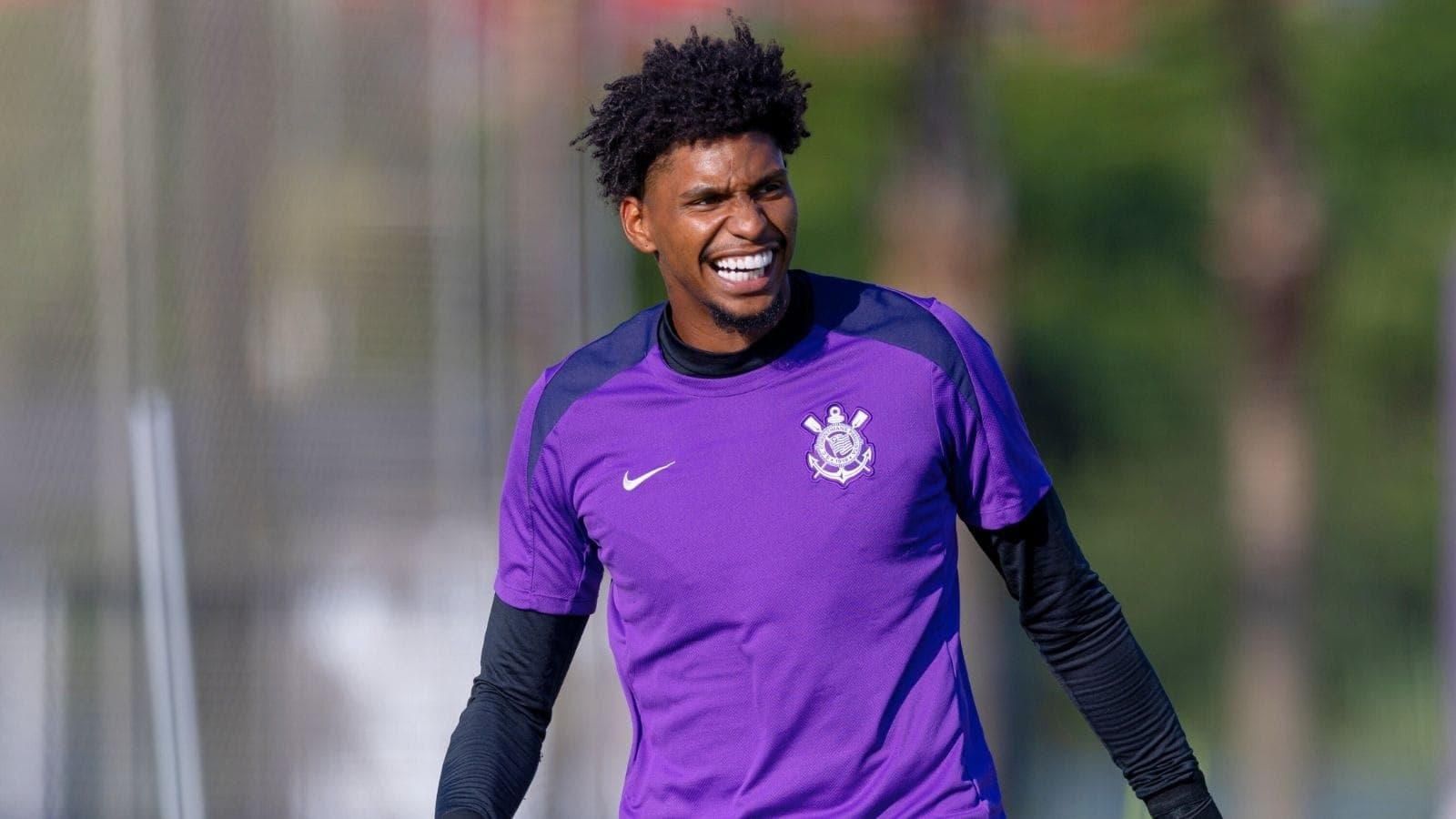 Recuperado de lesão muscular, o goleiro Hugo Souza voltou a treinar e pode ser a novidade do time titular do Corinthians contra o Racing do Uruguai