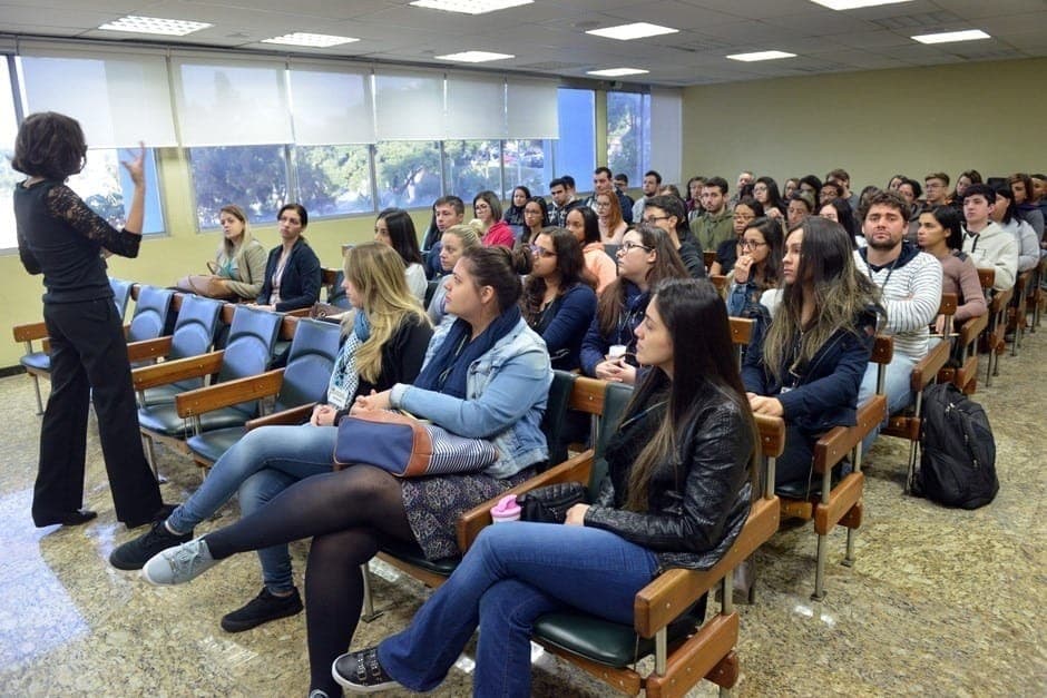 PAT e CIEE oferecem mais de 310 vagas de estágio e de aprendizagem em São José dos Campos