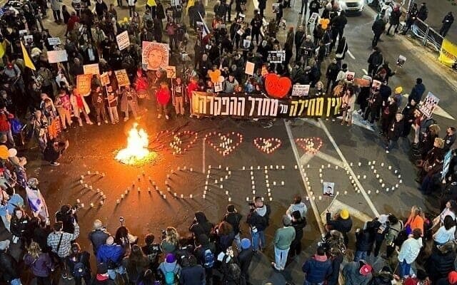 Festa em Gaza, luto em Israel.