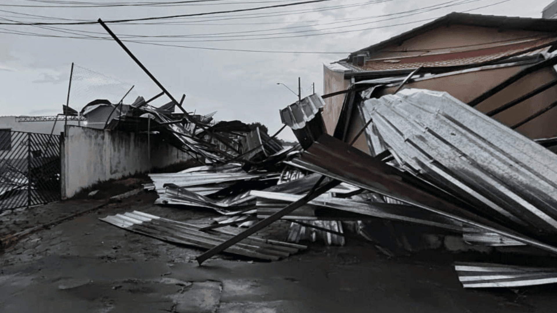 Escolas ficam destruídas e são interditadas após forte tempestade em Cachoeira Paulista
