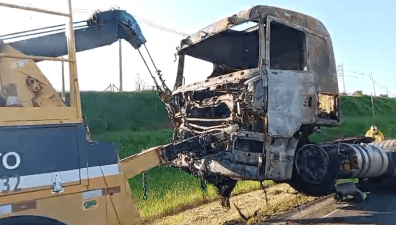  O caminhão pegou fogo