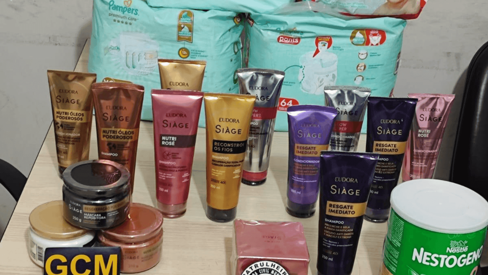 Os produtos foram apreendidos pelos guardas