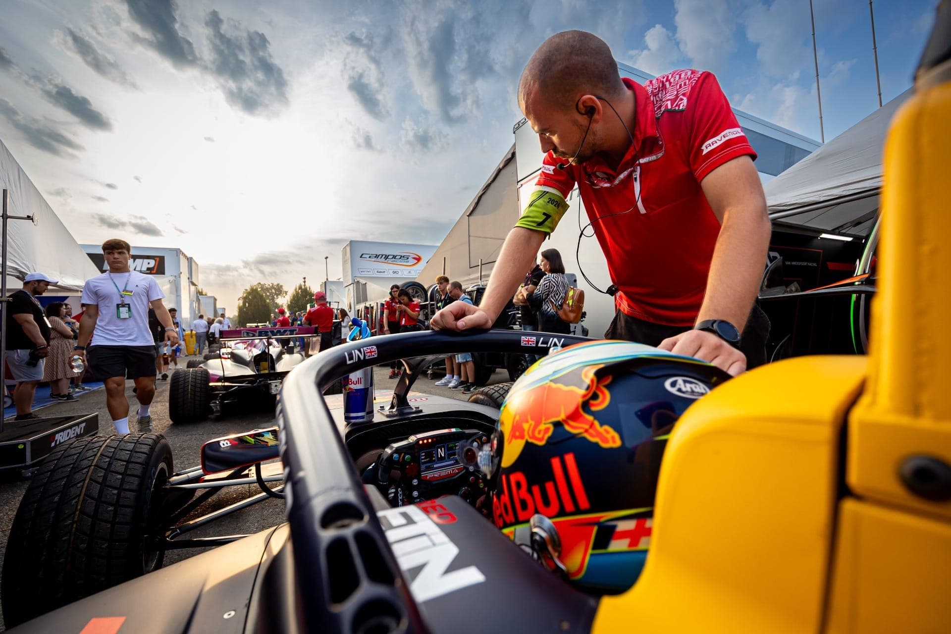 Em 2025, categorias de acesso à F1 terão pilotos em ascensão, mas também gente que já chega pressionada