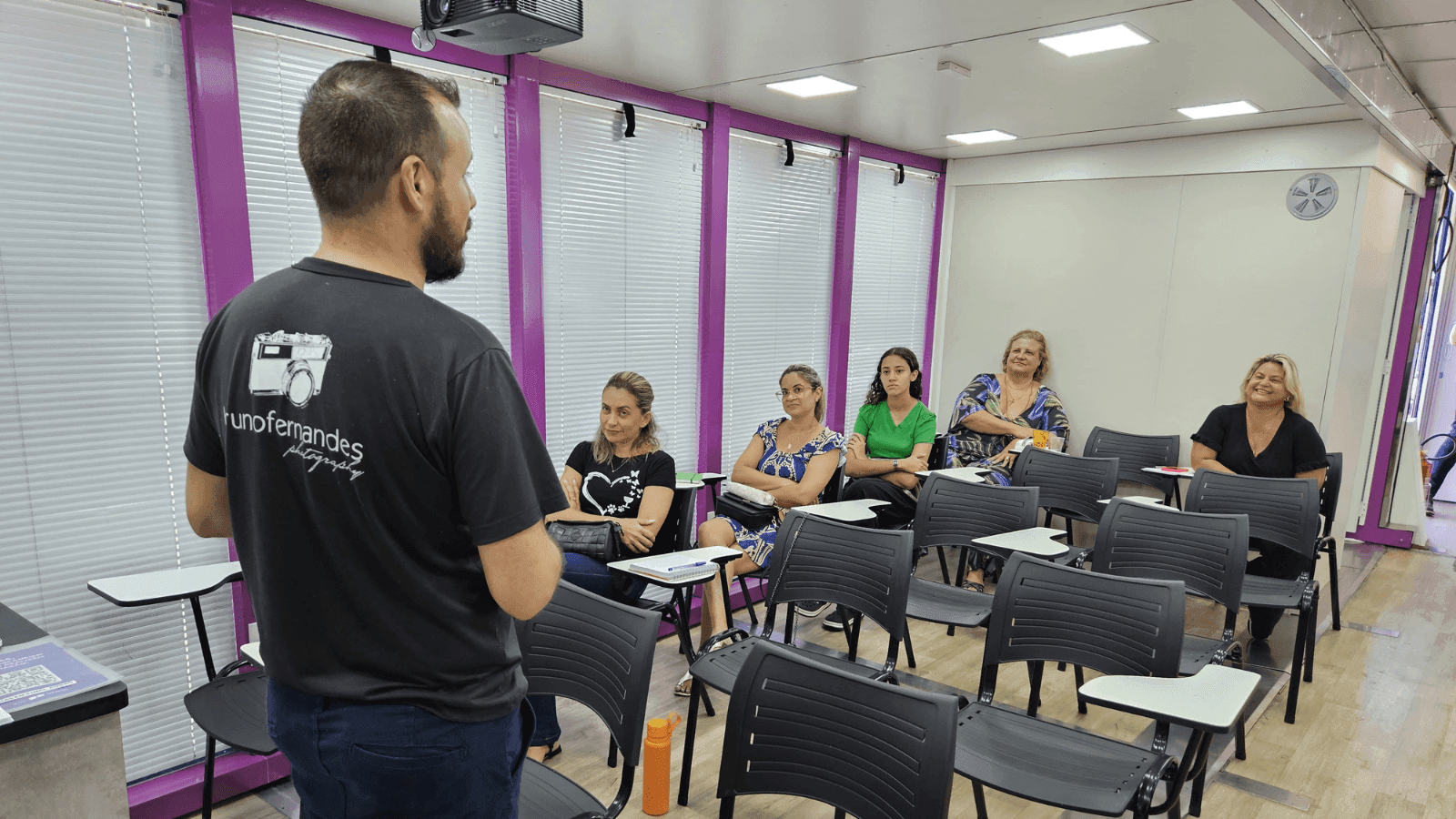 Há vagas nos períodos da manhã, tarde e noite