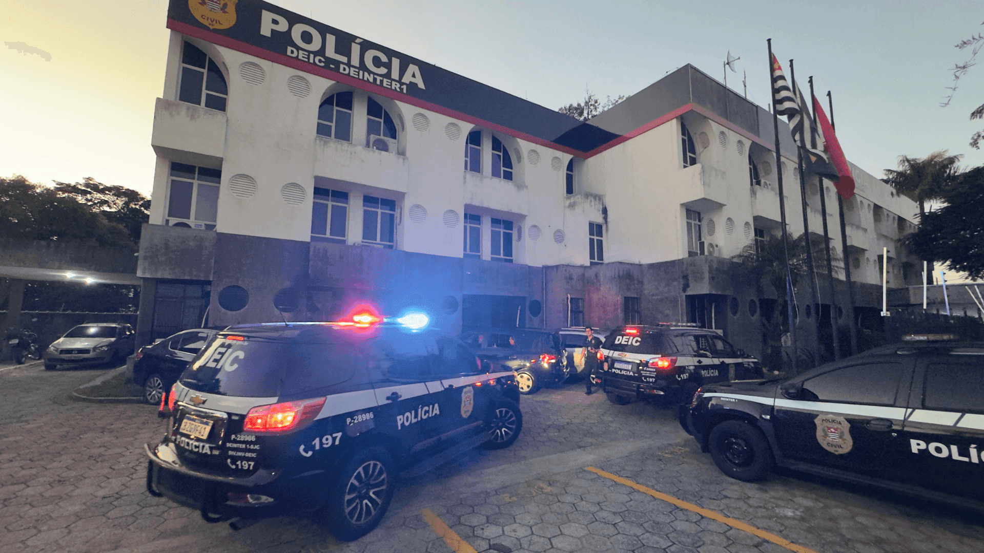 Polícia Civil de São José realiza operação contra fraude eletrônica e lavagem de dinheiro