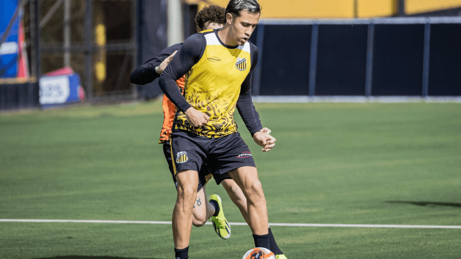 O time fez o último treino antes da viagem