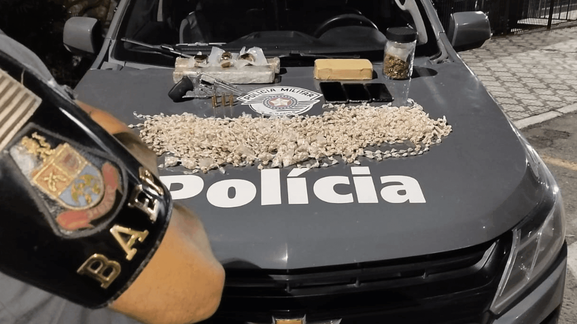 Três homens são presos com mais de 25 kg de drogas em Pindamonhangaba