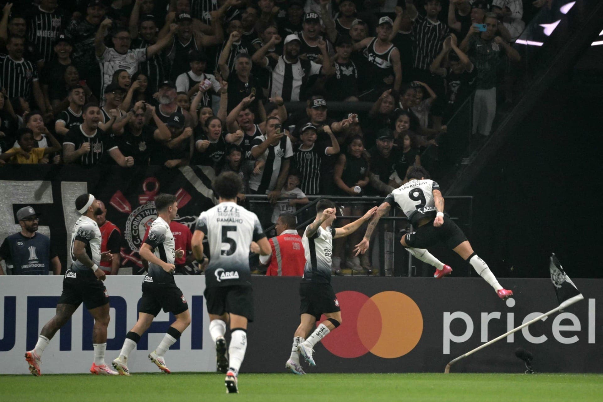 Corinthians comemora