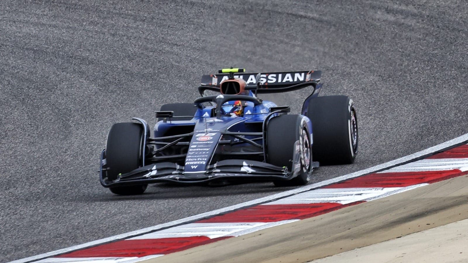 Espanhol da Williams foi um dos dois pilotos que fizeram os dois turnos do dia no Bahrein