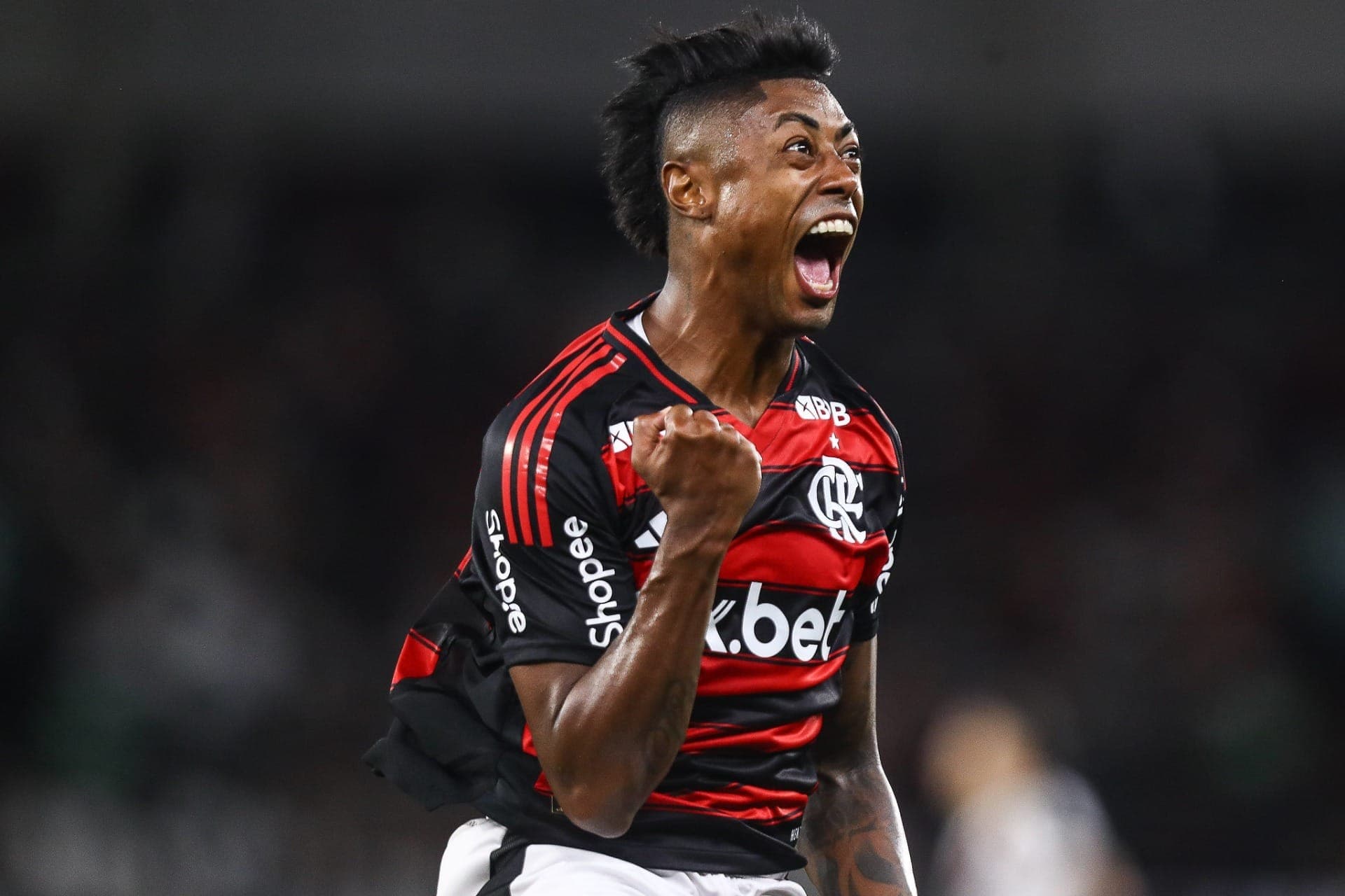 Bruno Henrique comemora gol contra o Vasco