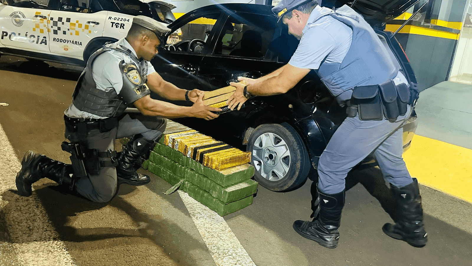 A droga estava escondida no porta-malas