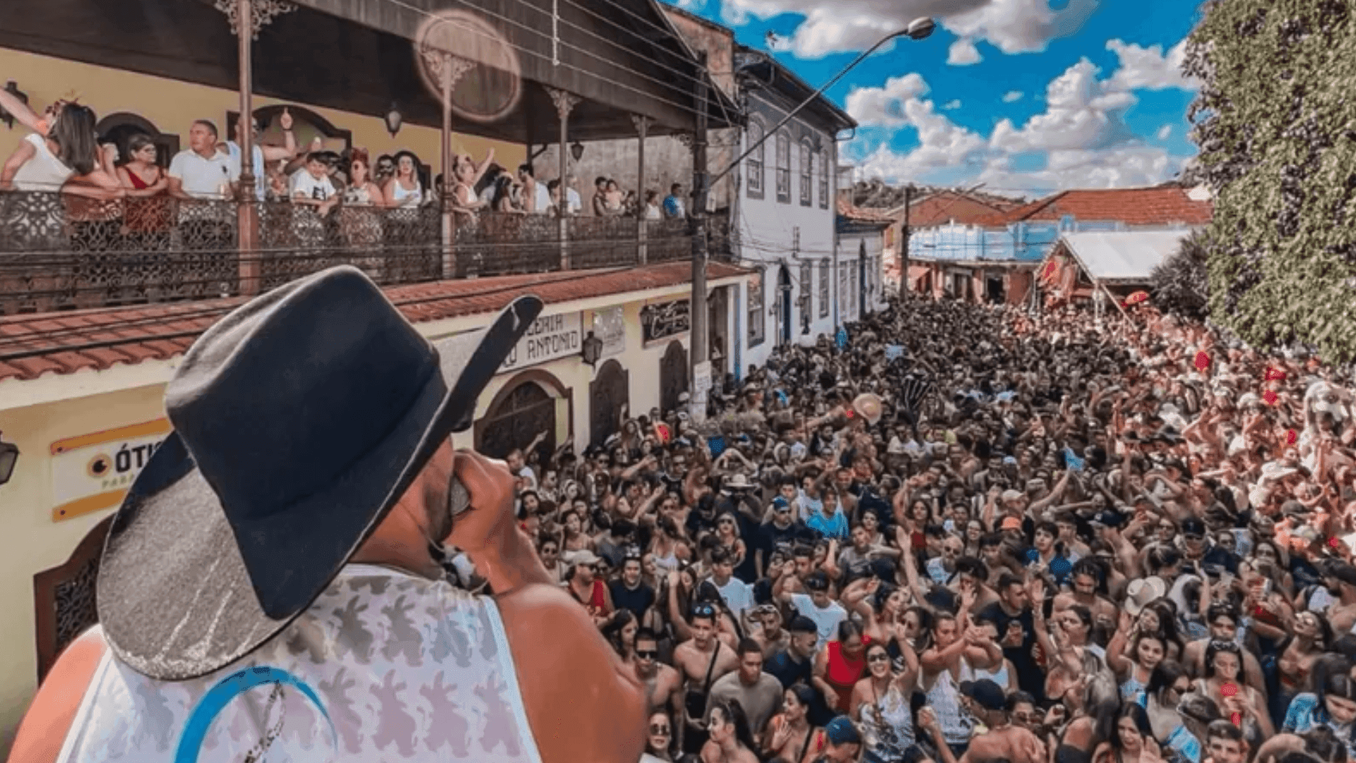 Bloco dos Bruto agita carnaval de Paraibuna nesta segunda-feira (3)