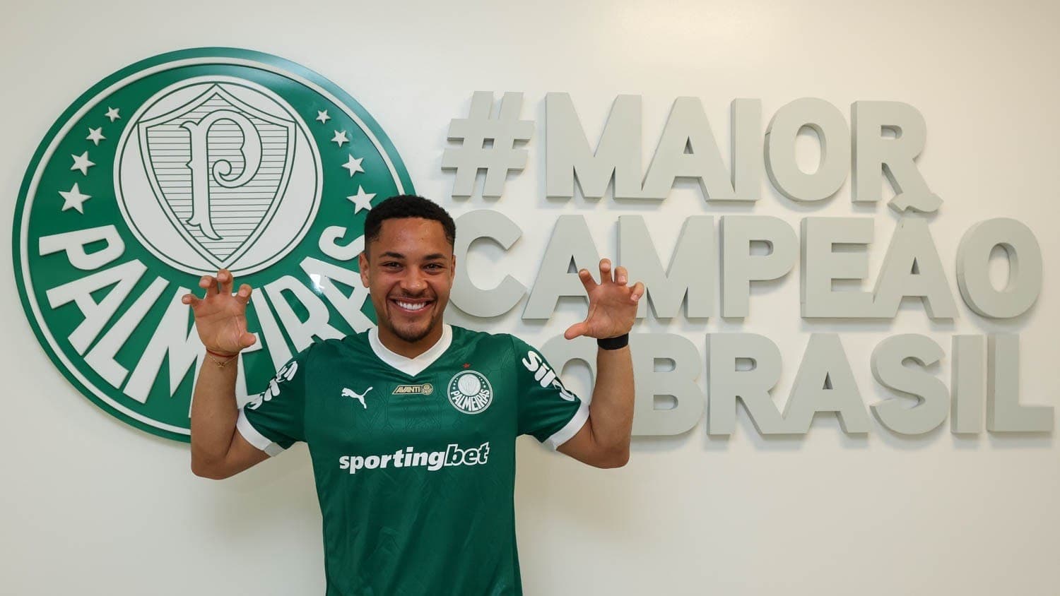 Vitor Roque na Academia de Futebol do Palmeiras