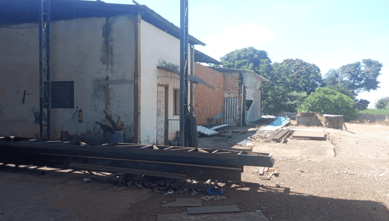 Criminosos invadiram residência das vítimas 