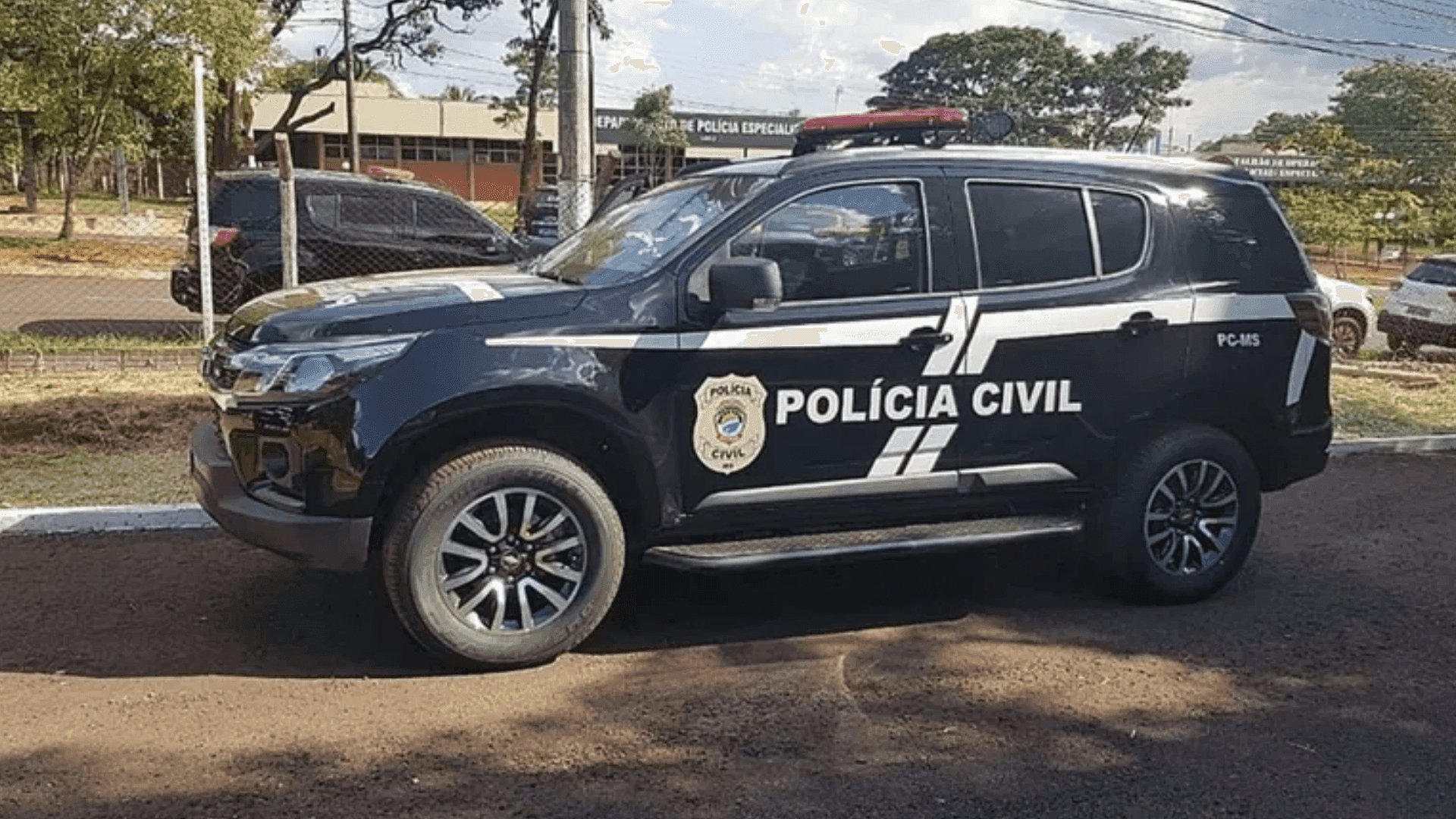 Homem é morto a tiros em frente a própria casa em Cruzeiro