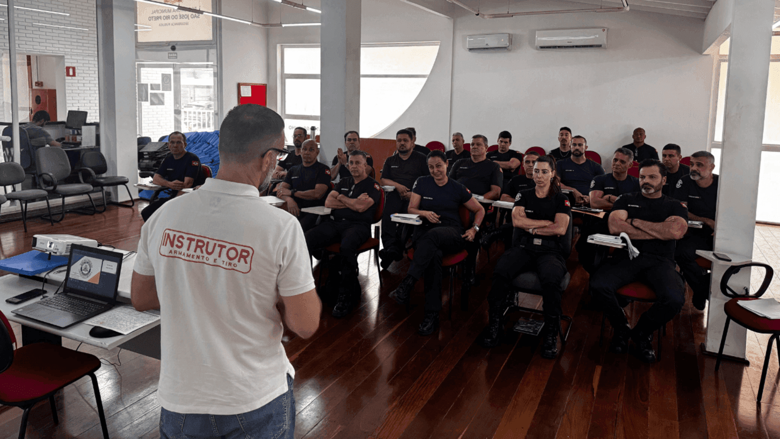 Capacitação tem duração de 100 horas 