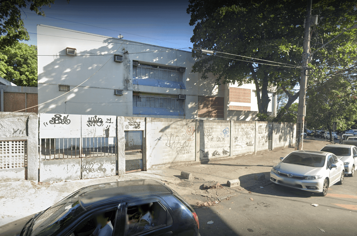  Escola Municipal Alina de Brito, em Curicica