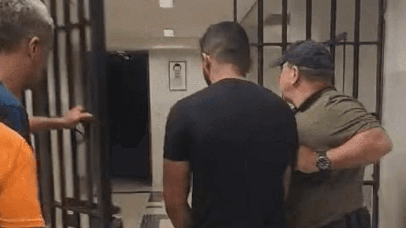 O homem se entregou a polícia na terça-feira (11)
