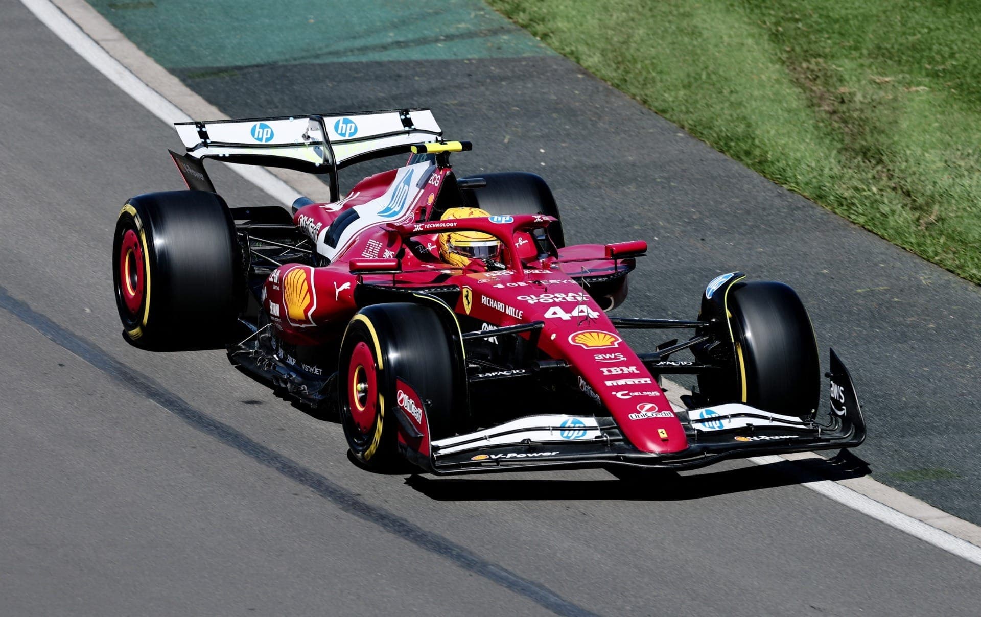 Hamilton acelera na Ferrari