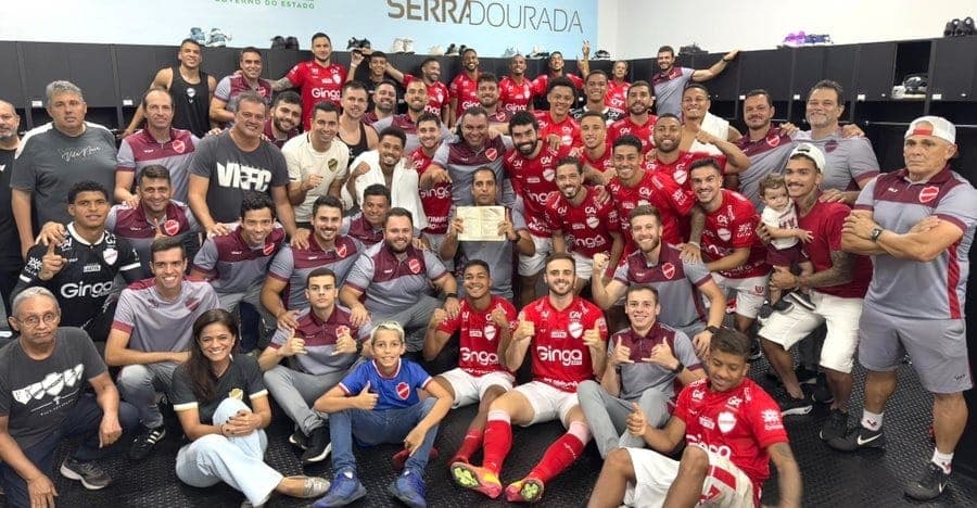 Vila Nova comemora goleada de 6 a 0