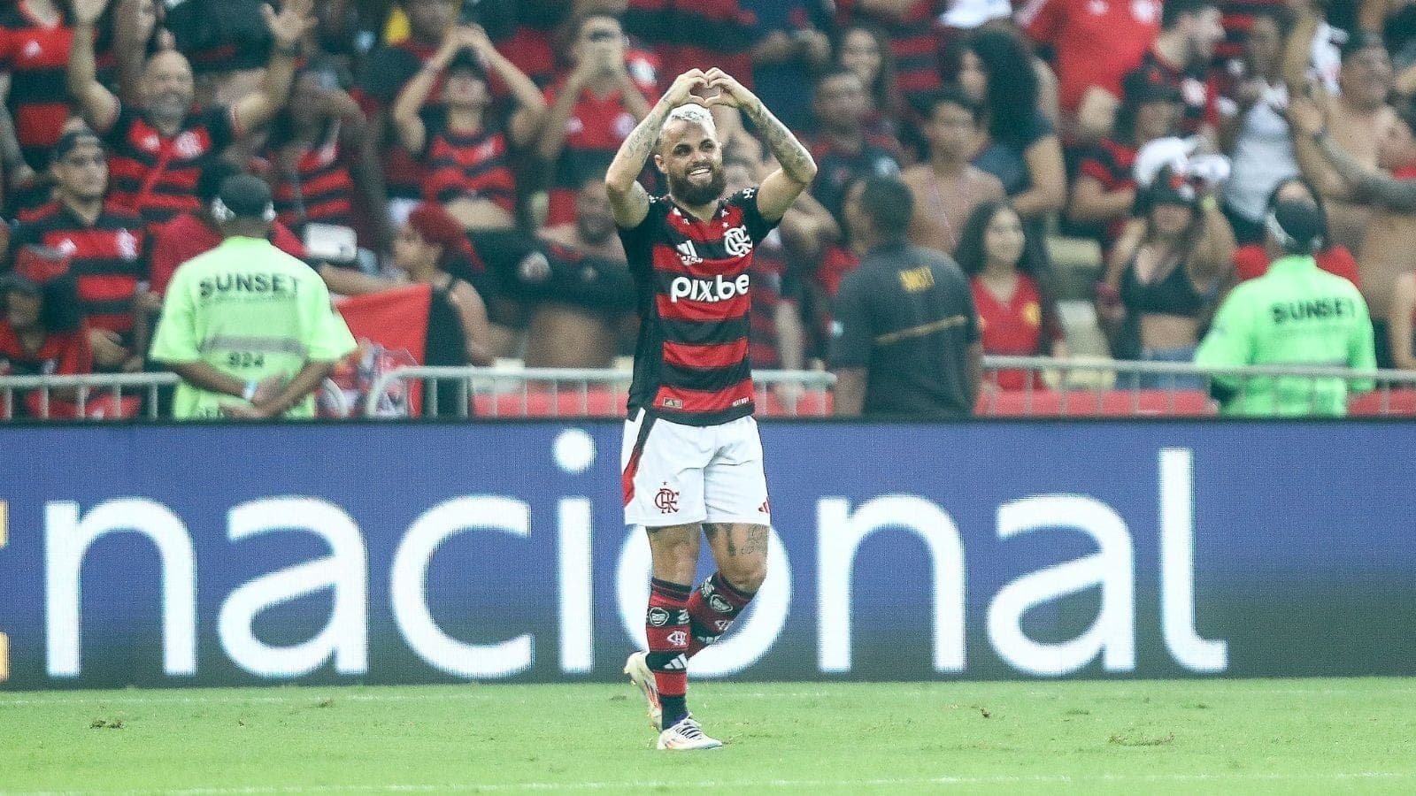 Michael comemora em Flamengo x Fluminense