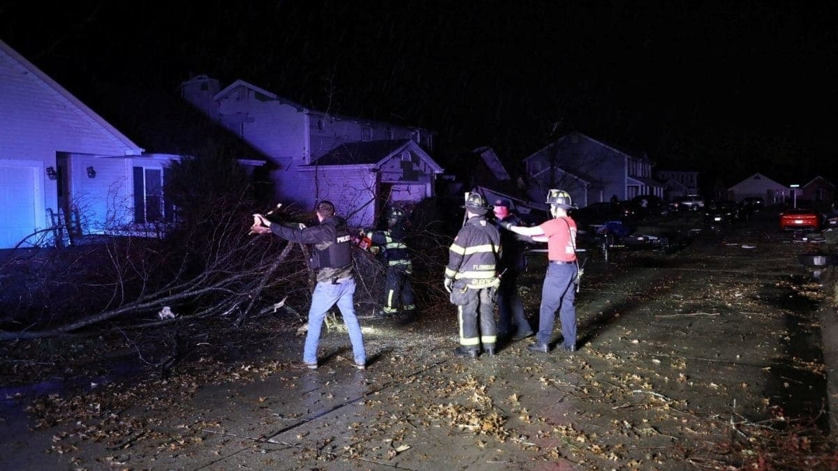 Estragos do tornado em Missouri, nos EUA