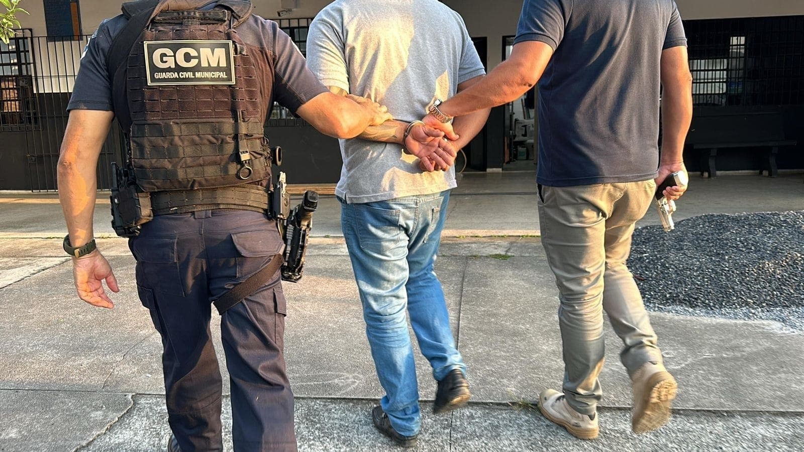 Homem suspeito de envolvimento na morte de segurança de farmácia é preso em Caraguatatuba